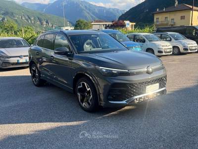 Volkswagen Tiguan 2.0 TDI 150 CV SCR DSG R-Line Grigio usata Ala