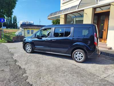 Ford Tourneo Connect Grand Tourneo Gancio Traino 7 Posti Euro 6 Nero usata Padova