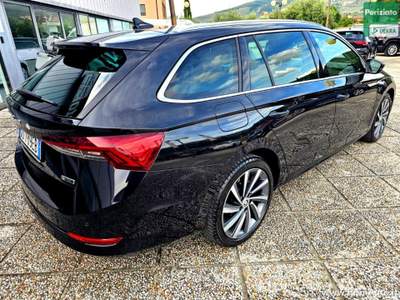 Skoda Octavia 1.5 G-TEC DSG Wagon Style Nero usata Trevi