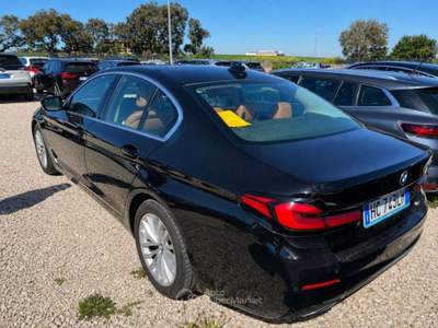 BMW Serie 5 520d Serie 5 G30 2020 Berlina 520d mhev 48V Luxury auto Blu/Azzurro usata Basiliano