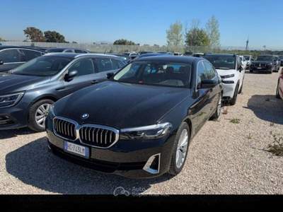 BMW Serie 5 520d Serie 5 G30 2020 Berlina 520d mhev 48V Luxury auto Blu/Azzurro usata Basiliano