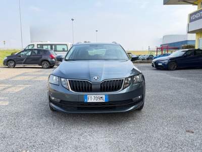 Skoda Octavia 1.6 TDI 115CV DSG Executive Grigio usata Codroipo
