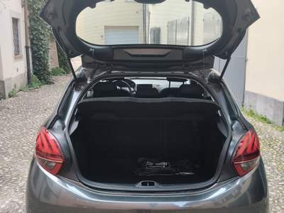 Peugeot 208 SOLO 25.000 km Pari al Nuovo  Unico Proprietario   . Grigio usata Pavia