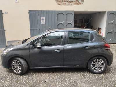 Peugeot 208 SOLO 25.000 km Pari al Nuovo  Unico Proprietario   . Grigio usata Pavia