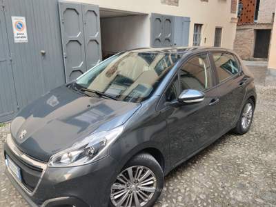 Peugeot 208 SOLO 25.000 km Pari al Nuovo  Unico Proprietario   . Grigio usata Pavia