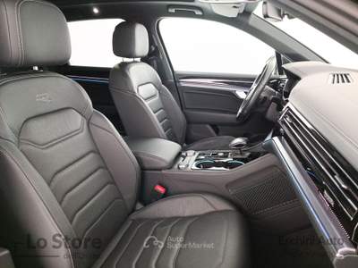 Volkswagen Touareg 3.0 v6 tdi scr r-line 231cv auto Nero usata Pisa