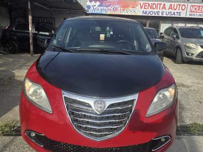 Lancia Ypsilon Bi-colore Rosso usata Castel San Giorgio