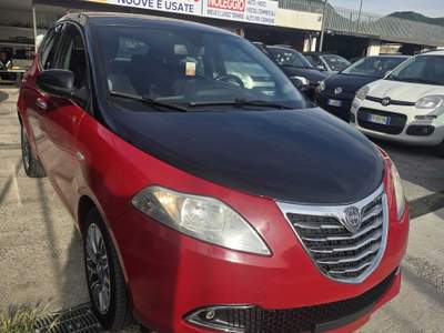 Lancia Ypsilon Bi-colore Rosso usata Castel San Giorgio