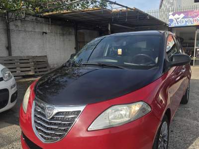 Lancia Ypsilon Bi-colore Rosso usata Castel San Giorgio