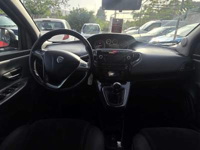 Lancia Ypsilon Bi-colore Rosso usata Castel San Giorgio