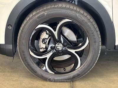 Alfa Romeo Junior  -  1.2 ibrida speciale 145cv edct6 Bianco usata Salerno