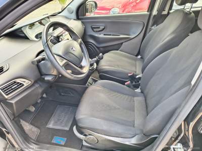 Lancia Ypsilon Ypsilon 1.2 69 CV 5p. GPL Ecochic GOLD Nero usata Somma Vesuviana