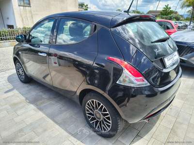 Lancia Ypsilon Ypsilon 1.2 69 CV 5p. GPL Ecochic GOLD Nero usata Somma Vesuviana