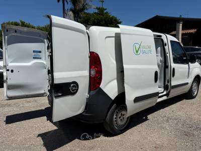 Opel Combo Combo 1.4Turbo RIVESTIMENTO HACCP Bianco usata San Michele Salentino