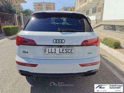 Audi Q5  40 2.0 tdi mhev 12V S line Plus quattro s-tronic Bianco usata Cassano allo Ionio