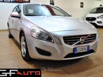 Volvo V60 V60 I 2010 2. R-design  * INTERNI IN PELLE * Argento usata Moncalieri