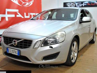 Volvo V60 V60 I 2010 2. R-design  * INTERNI IN PELLE * Argento usata Moncalieri