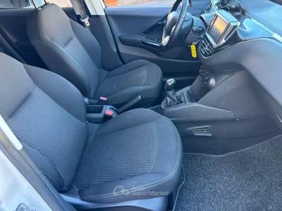 Peugeot 208 BlueHDi 75 5p. Active Bianco usata Roma