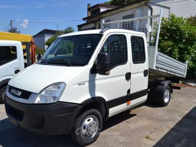 Iveco Ecodaily 35C13 2.3 126CV DC 7 POSTI RIBALTABILE Bianco usata COMACCHIO