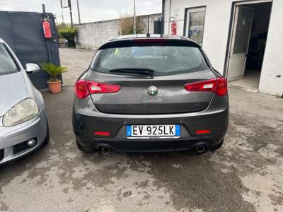 Alfa Romeo Giulietta TCT Exclusive Giallo usata Palma Campania