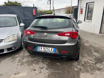 Alfa Romeo Giulietta TCT Exclusive Giallo usata Palma Campania