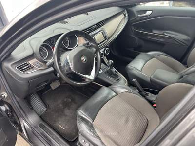 Alfa Romeo Giulietta TCT Exclusive Giallo usata Palma Campania