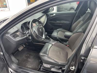 Alfa Romeo Giulietta TCT Exclusive Giallo usata Palma Campania
