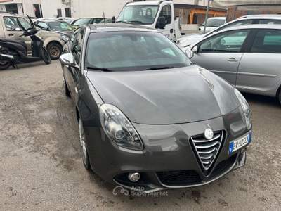 Alfa Romeo Giulietta TCT Exclusive Giallo usata Palma Campania