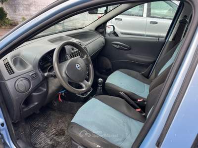Fiat Punto 1.2 5 porte Active Natural Power Blu/Azzurro usata Palma Campania