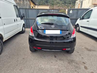 Lancia Ypsilon 5 porte S&S Hybrid Ecochic Gold Nero usata Palma Campania
