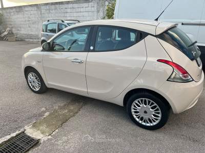 Lancia Ypsilon 5 porte GPL Ecochic Gold Beige usata Palma Campania