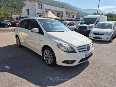 Mercedes-Benz Classe B B 180 CDI Premium Bianco usata Palma Campania
