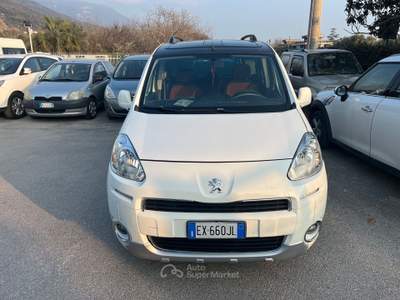 Peugeot Partner Tepee 1.6 HDi 115CV Outdoor Bianco usata Palma Campania