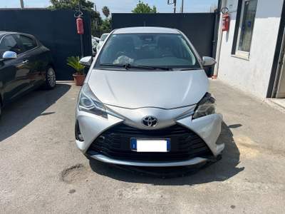 Toyota Yaris 5 porte Lounge Grigio usata Palma Campania