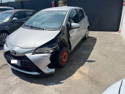 Toyota Yaris 5 porte Lounge Grigio usata Palma Campania