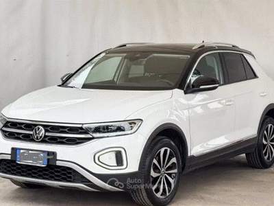 Volkswagen T-Roc tenuta in garage, uncio proprietario, poki km Bianco usata Rende