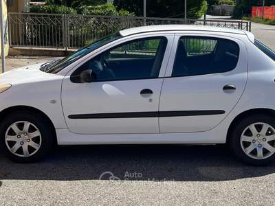 Peugeot 206 Peugeot 206 1.1 benzina 60CV Bianco usata Turbigo