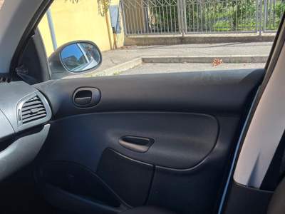 Peugeot 206 Peugeot 206 1.1 benzina 60CV Bianco usata Turbigo
