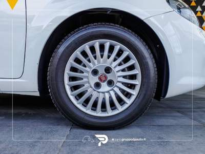 Fiat Punto Punto 5p 1.4 easypower Street (easy) Gpl Bianco usata Marano di Napoli