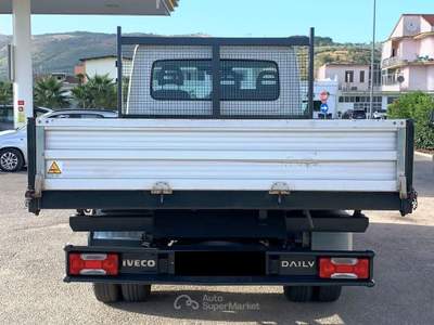 Iveco Daily IVECO 35C13 2.3cc 130CV  RIBALTABILE TRILATERALE Bianco usata Maddaloni