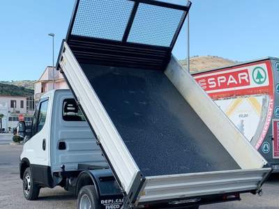 Iveco Daily IVECO 35C13 2.3cc 130CV  RIBALTABILE TRILATERALE Bianco usata Maddaloni