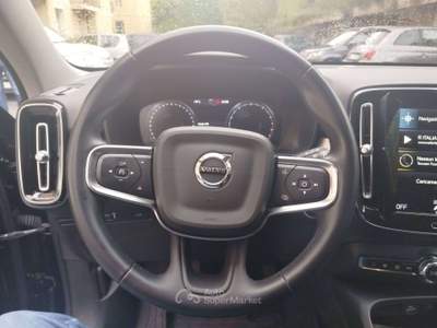 Volvo XC40 XC40 1.5 t2 Momentum my21 Nero usata Genova