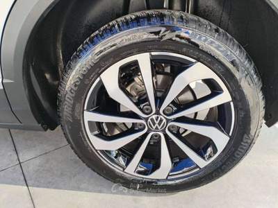 Volkswagen T-Roc 1.5 tsi Style dsg 150 CV -Telecamera-Keyless- Grigio usata Francavilla al Mare