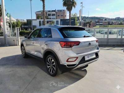 Volkswagen T-Roc 1.5 tsi Style dsg 150 CV -Telecamera-Keyless- Grigio usata Francavilla al Mare