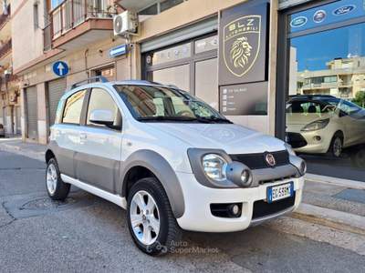 Fiat Panda DPF 4x4 Cross Bianco usata Castellana Grotte