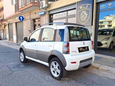 Fiat Panda DPF 4x4 Cross Bianco usata Castellana Grotte