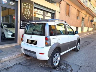 Fiat Panda DPF 4x4 Cross Bianco usata Castellana Grotte
