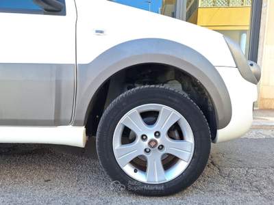 Fiat Panda DPF 4x4 Cross Bianco usata Castellana Grotte