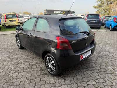Toyota Yaris  Grigio usata Calestano