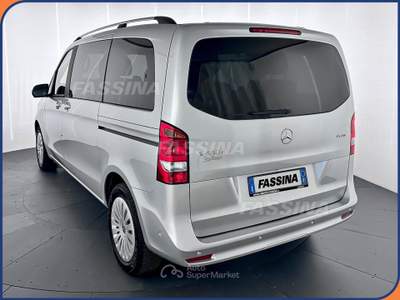 Mercedes-Benz Classe V V Compact 220 d Executive 4matic auto 6 posti  Argento usata Milano